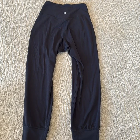 EUC Lululemon Black Align Jogger High Rise Crop Size 2 - Picture 6 of 11